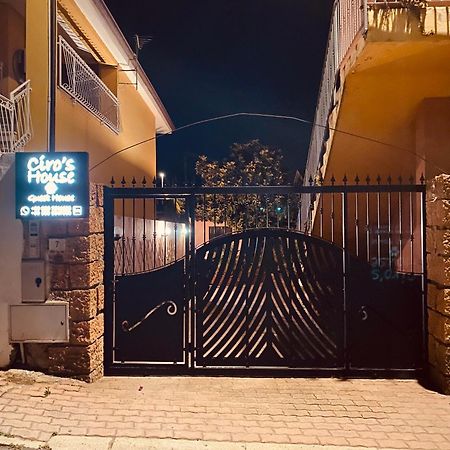 Affittacamere Ciro'S House Ольбия Экстерьер фото