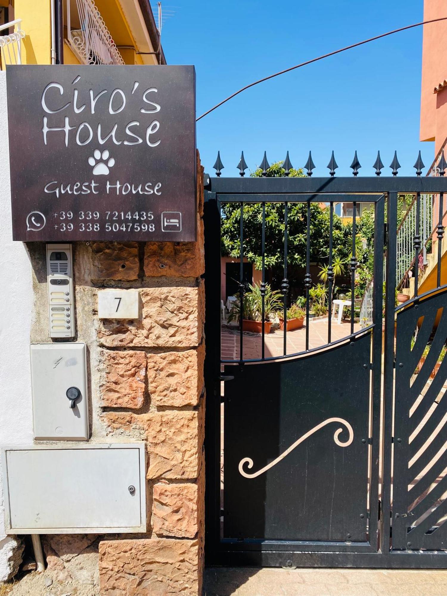 Affittacamere Ciro'S House Ольбия Экстерьер фото